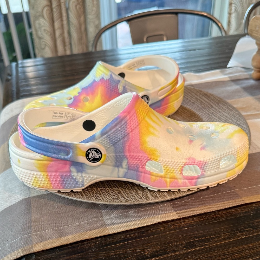 CROCS Tie-Dye Clogs - Picture 3 of 10